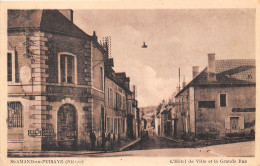 58-SAINT-ARMAND-EN-PUISAYE- L'HÔTEL DE VILLE ET LA GRANDE RUE - Saint-Amand-en-Puisaye