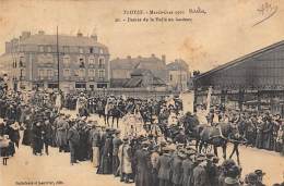 Troyes     10       Mardi Gras 1911 . Dames De La Halle En Landeau - Troyes