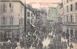 Troyes     10       Défilé Du Festival De Musique. Rue Du Beffroy - Troyes