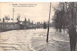 Troyes     10      Inondations De 1910.  Les Charmilles - Troyes