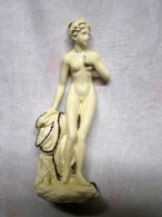 Superbe Statuette En Resine, En Tres Bon Etat. - Autres & Non Classés