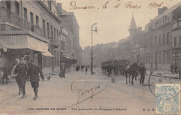 59-DENAIN- LES GREVES DU NORD, UNE PATROUILLE DE DRAGONS A DENAIN - Denain