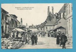 CPA - Métier Marchands Ambulants Le Marché Couvert SOISSONS 02 - Soissons