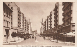 VILLEURBANNE   69  RHONE    CPA  LES GRATTE CIEL AV HENRI BARBUSSE - Villeurbanne