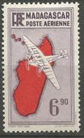 MADAGASCAR PA  N°  22 VARIETEE POINT SOUS LE I ( AERIENNE )   NEUF* CHARNIERE /  MH - Posta Aerea