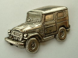 PIN´S TOYOTA LANDCRUISER RELIEF 3D - Toyota