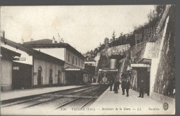 38---VIENNE---intérieur De La Gare--voir 2 Scans - Vienne