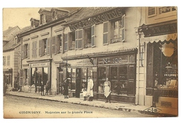 GIROMAGNY - MAGASINS SUR LA GRANDE PLACE - Giromagny
