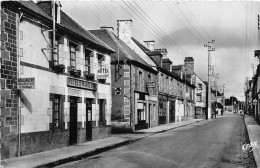 61-LA CHAPELLE-MOCHE- HÔTEL DE LA MADELEINE ET ROUTE DE DOMFRONT - Moulins La Marche