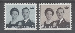 PAIRE NEUVE DU LUXEMBOURG - AVENEMENT DU GRAND-DUC JEAN : PORTRAIT DU COUPLE N° Y&T 652/653 - Royalties, Royals