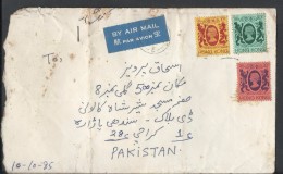 Hong Kong 1983 QEII 90c, 30c, 10c Postal History Cover Sent To Pakistan. - Briefe U. Dokumente