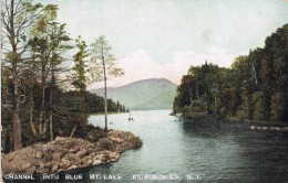 19368. Postal ADIRONDACKS (NY). Channel Into Blue Mt.Lake - Adirondack