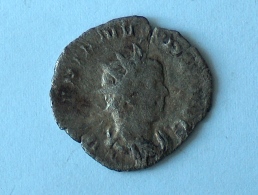 ROMAINE ANTONINIEN A IDENTIFIER VALERIANUS 1.9g	2.1cm - The Flavians (69 AD Tot 96 AD)