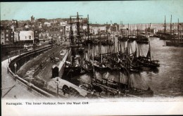 ROYAUME UNI, ANGLETERRE, RAMSGATE , THE INNER HARBOUR, FROM THE WEST CLIFF - Ramsgate
