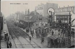 CPA Bois Colombes Hauts De Seine Gare Chemin De Fer Non Circulé - Andere & Zonder Classificatie