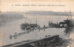 62-CALAIS- CARCASSE DU "PLUVIOSE" REMANE DANS LE CHENAL APRES SON RENFLOUEMENT - Calais