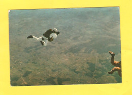 Postcard - Parachutting      (V 29507) - Fallschirmspringen