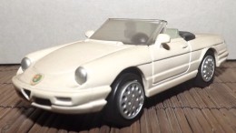 NEW RAY    - ALFA ROMEO SPYDER 1989 BIANCA - DetailCars