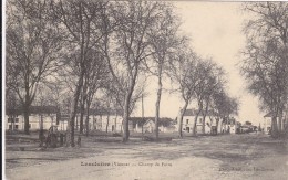 CARTE POSTALE     LENCLOITRE 86  Champ De Foire - Lencloitre