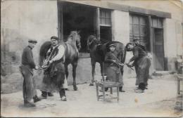 CPA Photo Maréchal Ferrant Métier Ferrage Chevaux Horse Blacksmith Non Circulé à Identifier - Kunsthandwerk