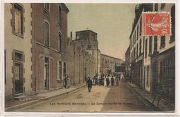 Les Herbiers - La Gendarmerie Et L'usine -   CPA ° - Les Herbiers