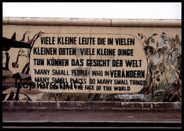 ÄLTERE POSTKARTE BERLIN MURIEL RAOUX KANI ALAVI BERLINER MAUER THE WALL LE MUR WELT VERÄNDERN Cpa Ansichtskarte Postcard - Berlin Wall