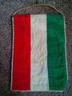 ULTRA RARE FLAG HUNGARY CHANGE TOURNAMENT FOOTBALL 1970"S USED - Kleding, Souvenirs & Andere