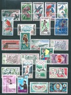 Timbres Du Tchad PA De 1960/65  N°1 A 25  Tres Petite Trace De Charnière - Unused Stamps