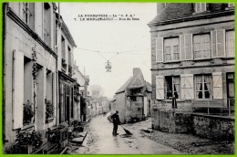 CPA "La Normandie - La CPA" 61 LE MERLERAULT Orne - Rue De Sées - Le Merlerault