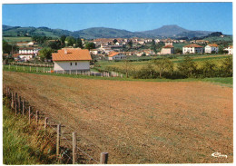 CPM   64    ESPELETTE     VUE GENERALE DEPUIS LA ROUTE DE BAYONNE - Espelette