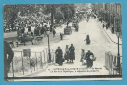 CPA 15 - Marchands Ambulants Marché Rue De La République FONTENAY LE COMTE 85 - Fontenay Le Comte