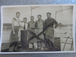 CARTE PHOTO PETROLIER CHAMPAGNE  LE HAVRE  ESCALE A PORT SAID EQUIPAGE LES CUISINIERS - Pétroliers