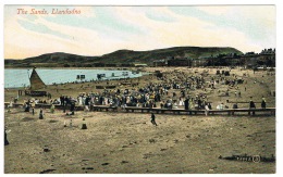RB 1119 - Early Postcard - The Sands & Crowds - Llandudno Caernarvonshire Wales - Caernarvonshire