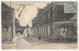 85 - SAINTE-HERMINE - L'Hôtel De Ville Et La Rue Principale - GMD 487 - Sainte Hermine