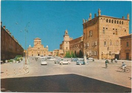Y2489 Carpi (Modena) - Piazza Martiri - Auto Cars Voitures / Viaggiata 1981 - Carpi