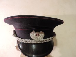 Rare Casquette De Sapeurs Pompiers Allemagne De L'est - Pompiers