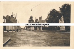 CPA 18 SAINT AMAND MONTROND Rue De Juranville Monument Aux Morts De La Guerre - Carte Rare - Saint-Amand-Montrond