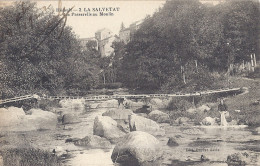 LA SALVETAT 2. LA PASSERELLE AU MOULIN -  LAVANDIERE DANS LA RIVIERE - La Salvetat