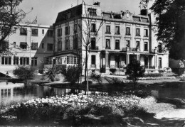 Valenton (S. Et O.) Le Mille Pattes " Château Des Charmilles" - Valenton