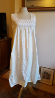 Delcampe - Oud Nachtkleed Met Fijn Broderie Handwerk Zie Foto's - Encaje