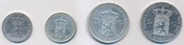 Lot 5 Münzen, Wilhelm III., 1849-1890: 2 ½ Gulden 1869 Dazu Gulden 1860 / Wilhelmina I. 1890-1948: 2... - Other & Unclassified
