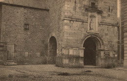 BELGIQUE FLORENNES PORCHE DE L´EGLISE - Florennes