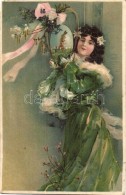 T4 Easter Floral Greeting Card With Lady In Green, Litho (b) - Unclassified