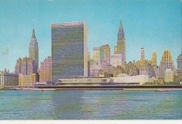 50556- NEW YORK CITY- UNITED NATIONS BUILDING, SKYLINE - Autres Monuments, édifices