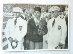 OLYMPIA 1936 - Band II - Bild Nr 141 Gruppe 58 - Podium Haltérophilie Touni Egyptien, Ismayr Allemand Et Wagner Allemand - Deportes