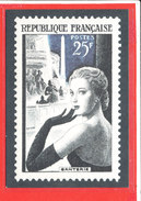 Representation Timbre Cpm Femme Elegante Ganterie - Stamps (pictures)