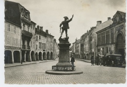 REMIREMONT - Le Volontaire Et Les Arcades - Remiremont