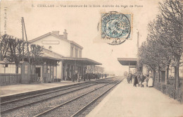 77-CHELLES- VUE INTERIEURE DE LA GARE , ARRIVEE DU TRAIN DE PARIS - Chelles