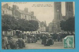 CPA 377 - Métier Marchands Ambulants Le Marché Sur La Place Des Beaux-Regards SAINT-LÔ 35 - Vire