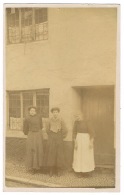 RB 1115 -  Very Early Real Photo Postcard - 3 Women Standing Outside Cottage - Europe